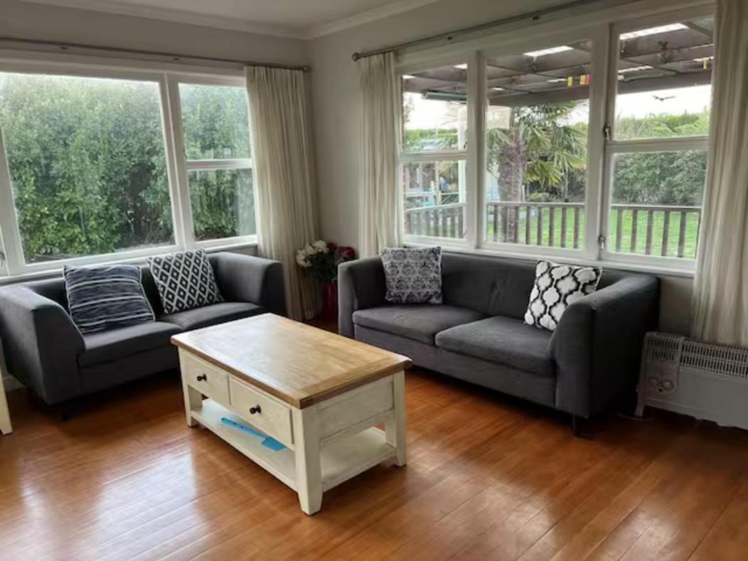 Besties West Auckland Kumeu Dış mekan fotoğraf